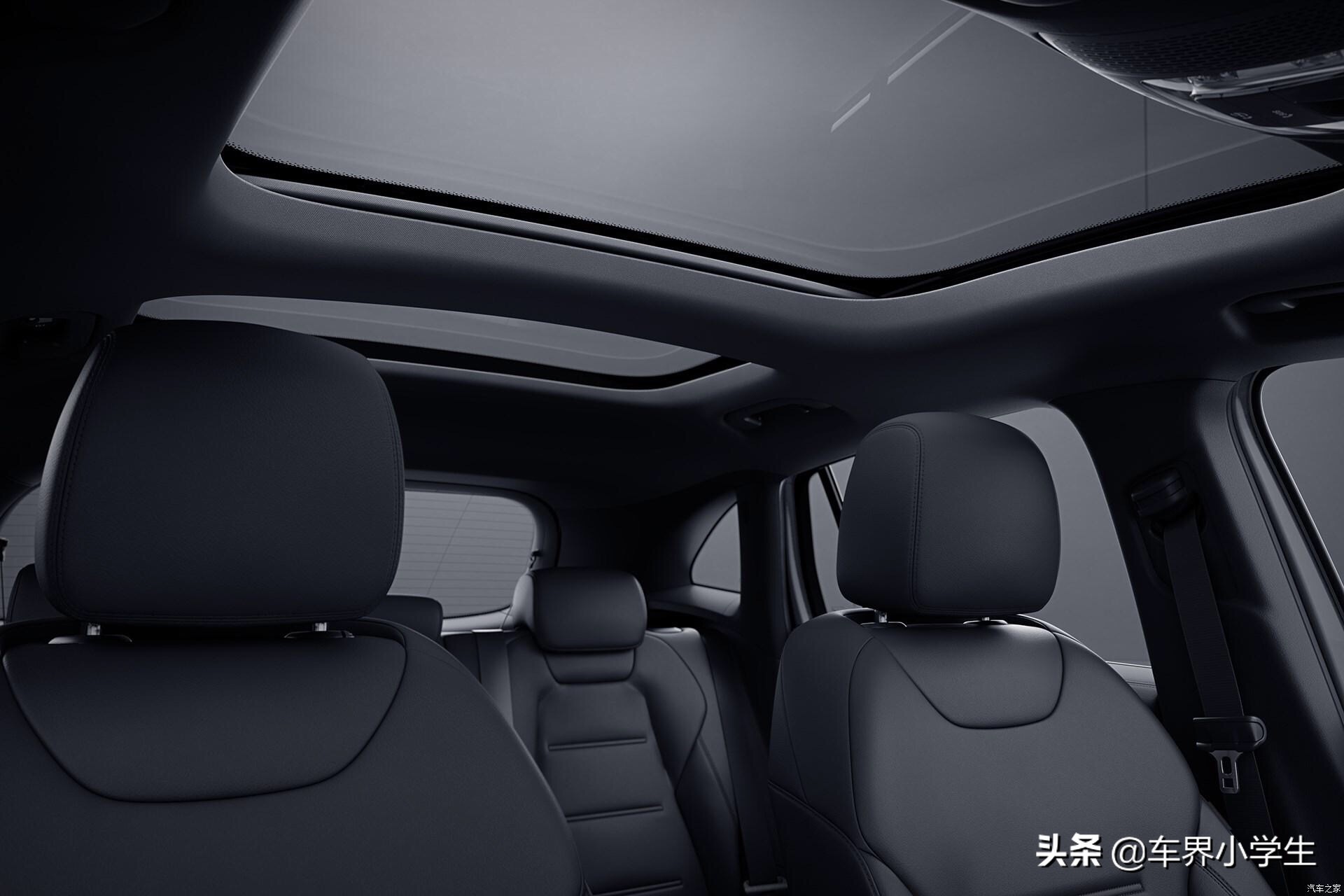 精致优雅的白领丽人专属座驾：奔驰GLA200 4MATIC