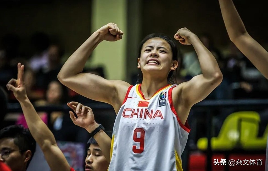 nba互动直播什么意思(女篮新星帅气飒爽！14岁打球19岁成女篮主力，和NBA球星隔空互动)