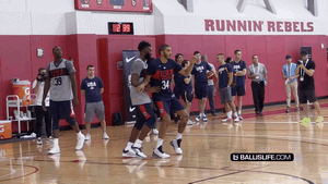 篮球最多有几条接缝（美国男篮集训时进行的1v1，有很多很好的技巧值得学习）