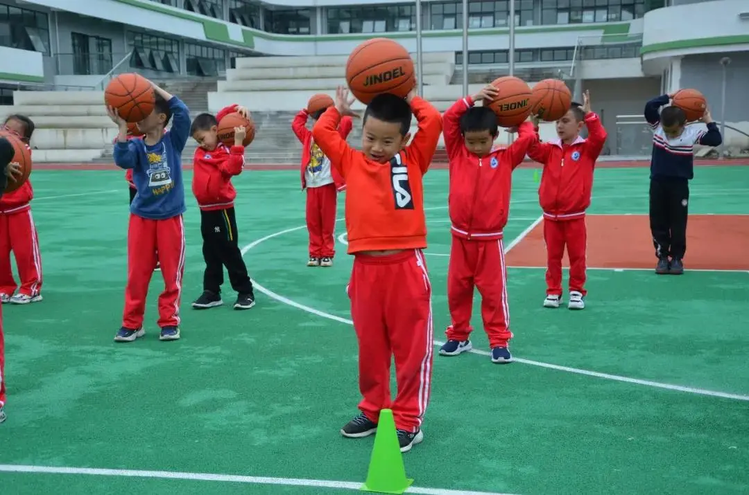 创校20年的这所学校，凭什么“出圈”？