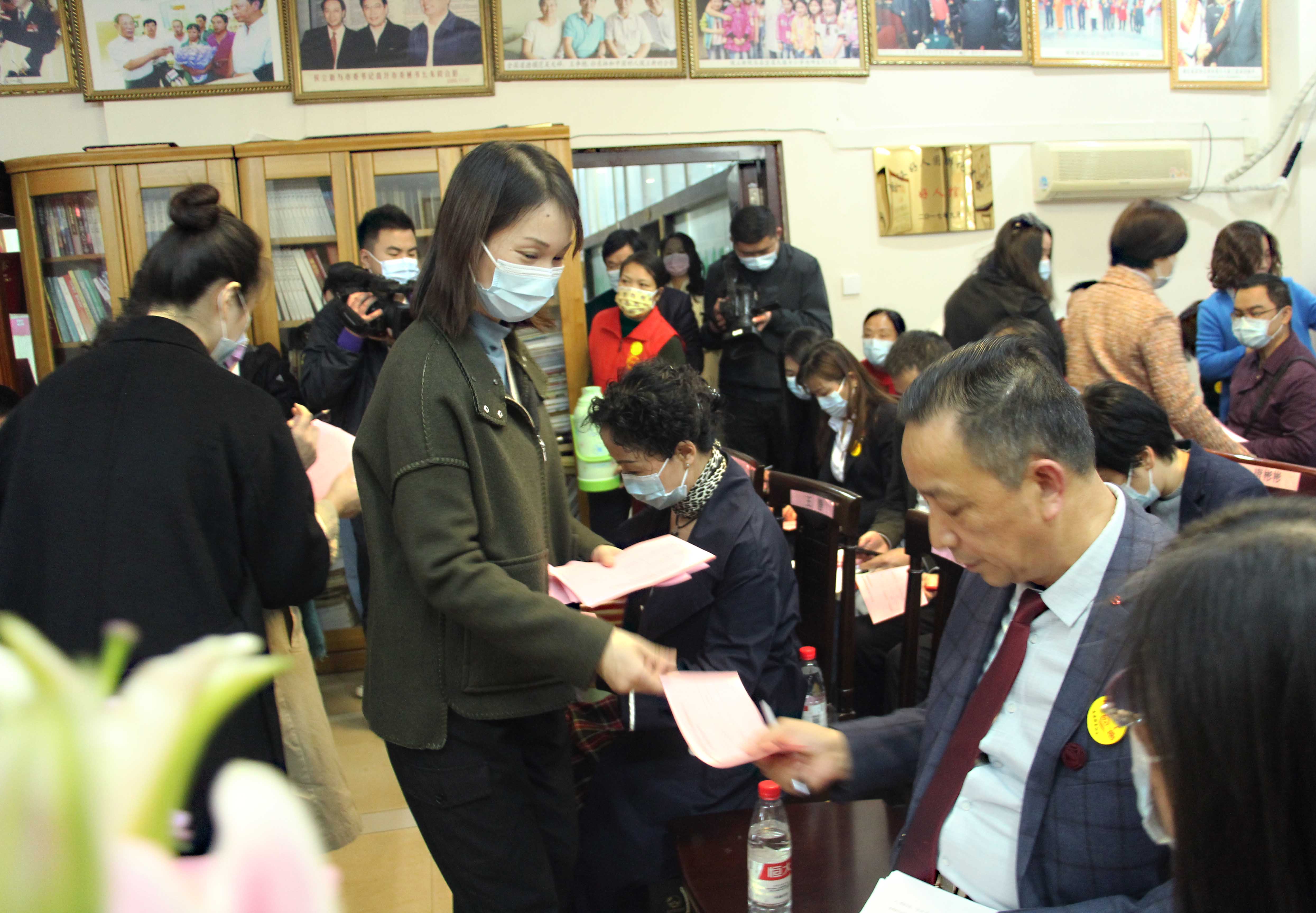 众多全国模范人物参与投票，产生武汉好人圈志愿服务协会各职人选