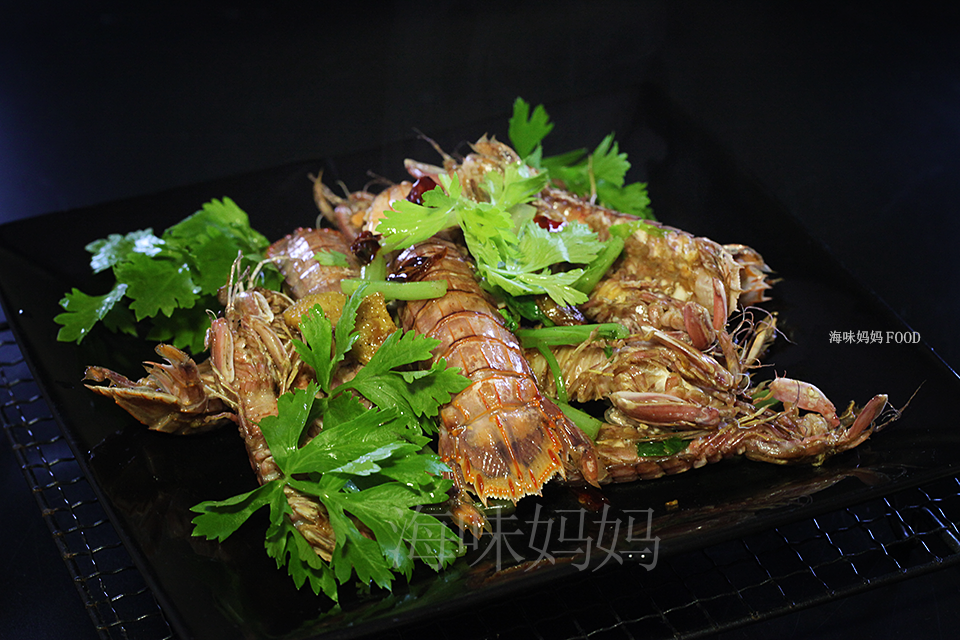 皮皮虾最好吃的做法，不是水煮和清蒸，教你正确做法，一盘吃不够