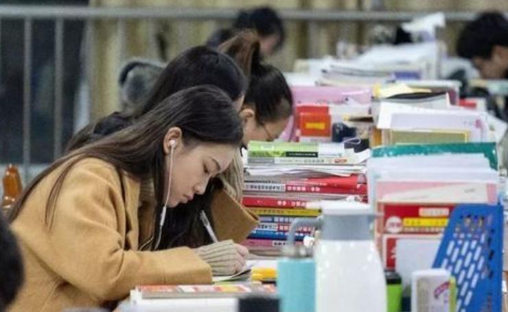 大学生练字练什么字体（大学生）