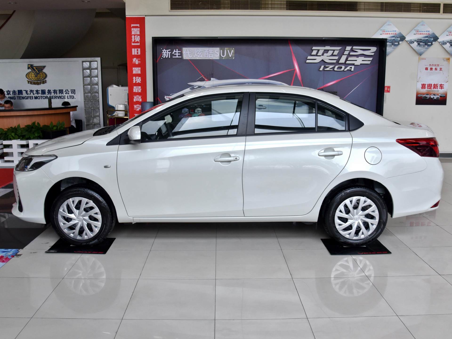 丰田三厢中最低价,入门小车油耗超低自动挡,实拍威驰