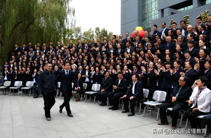 记一位先生！向米泉一中