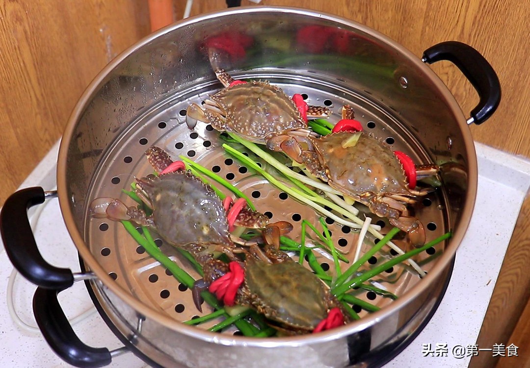 图片[4]-厨师长教你清蒸蟹 详细介绍从挑选到制作 蟹肉鲜嫩 蟹黄不外流-起舞食谱网