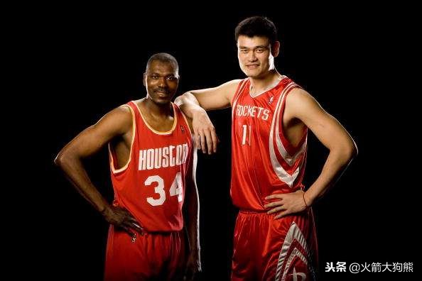 休斯敦大学有哪些nba明星(休斯顿大学11连胜！前王牌球星却被火箭放弃，曾单场砍下39分)