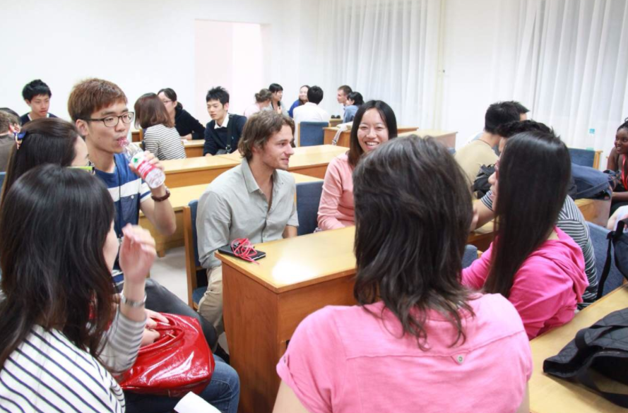 俄罗斯女生用中文告白，通篇写成有趣段子，原谅我看后笑出了鹅叫
