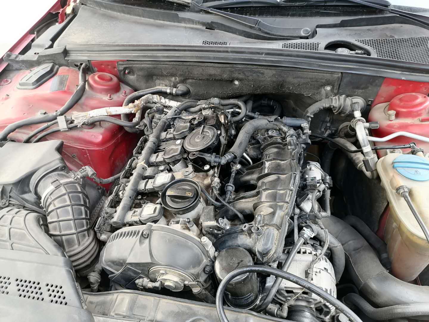 维修奥迪888发动机混合气过稀、油泵压力过低启动困难