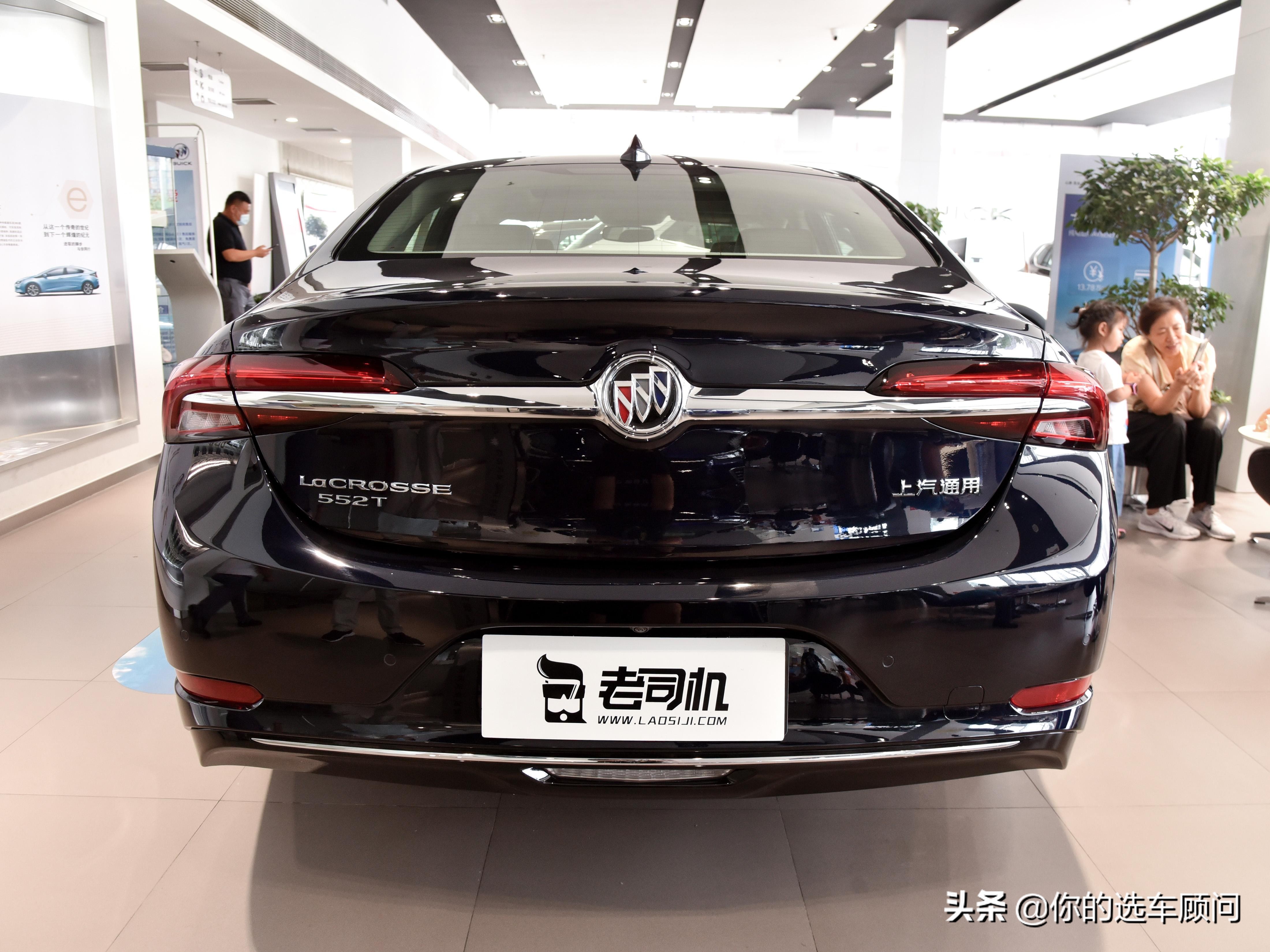 豪华大轿车价格不贵,增压 9at自动挡油耗才6.5l,带你看别克君越