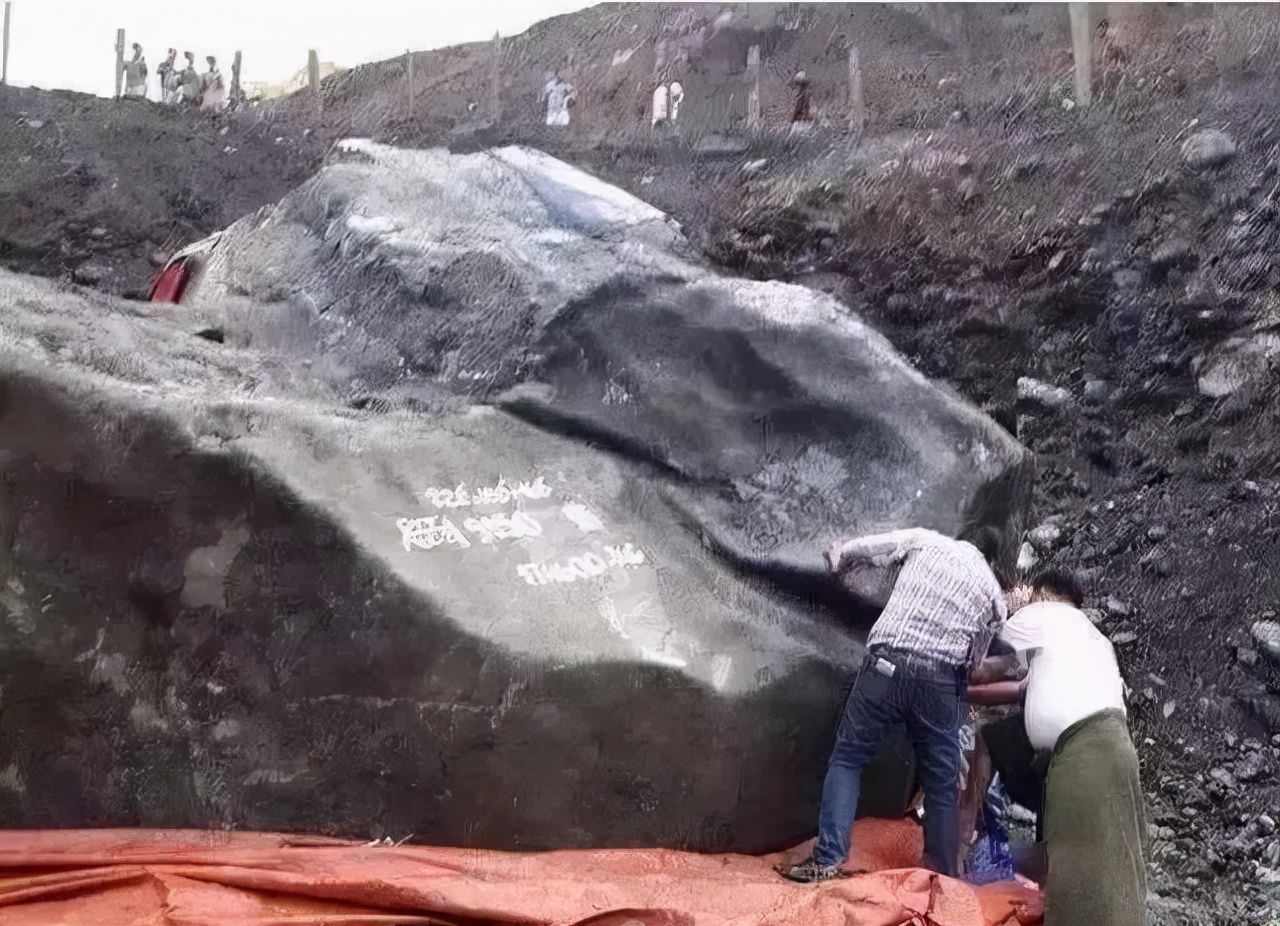 国内翡翠原石(来自世界各地的天价翡翠原石，巨大无比，一件比一件惊人和有故事)