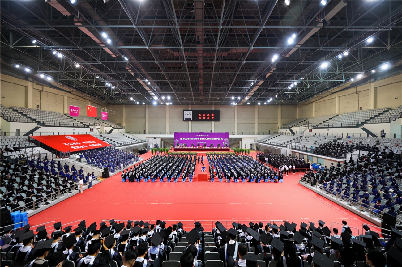 “最强锦鲤”！南开大学为8000余名学子送上“神秘大礼包”，全免费！