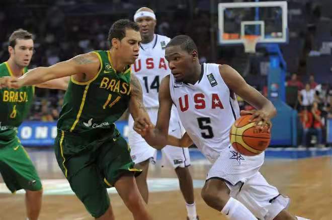 2010年篮球世界杯决赛（一人真的可以带走比赛！2010年世界杯决赛：KD拿下28分惊艳全场，）