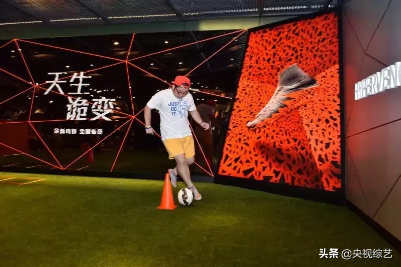 超美新疆姑娘，超高颜值机长，转圈的内蒙汉子，考下53个证的牛人……