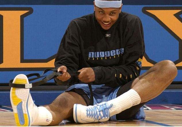 耐克安东尼篮球鞋(AJ2北卡蓝复刻 你还记得年少的安东尼多厉害吗？)