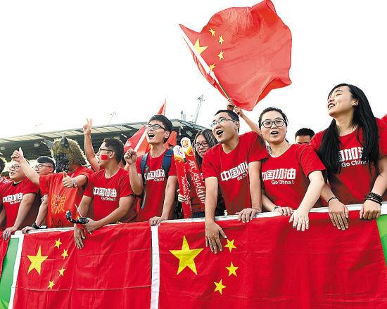 中超球迷都是什么職業（中超球迷多為中產階級！足協：本科及以上84%，10萬元及以上83%）