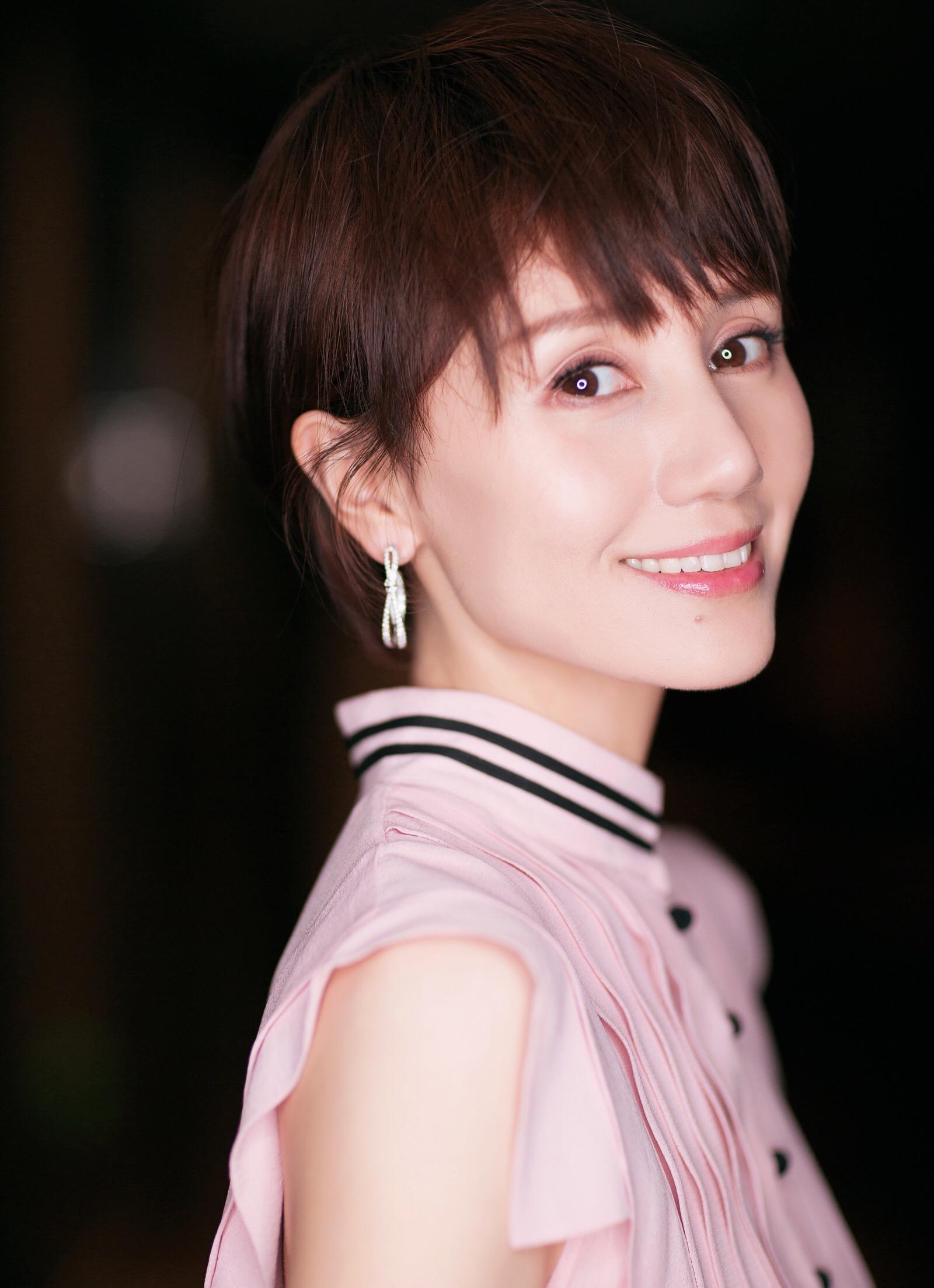 情史干净的10位女星，各有各的浪漫，有人已与丈夫相爱38年