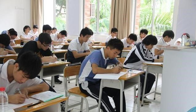 考神王百洋：九省理科状元，两次跳级，高考716分被北大录取