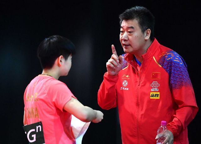 国乒前任主帅现身曾婉拒刘国梁,李隼解释丁刘退赛原因)