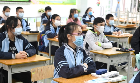 高考出成绩后才发现，住校和走读差别很大，家长：还好当初没选错