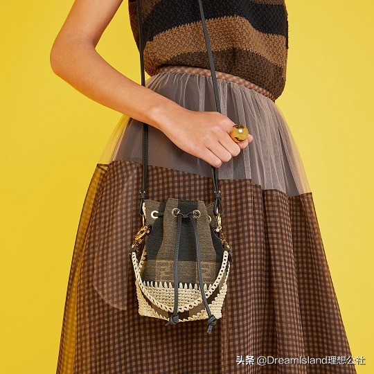 新包 | Fendi 更新2020春夏系列手袋：Peekaboo 大尺寸托特包