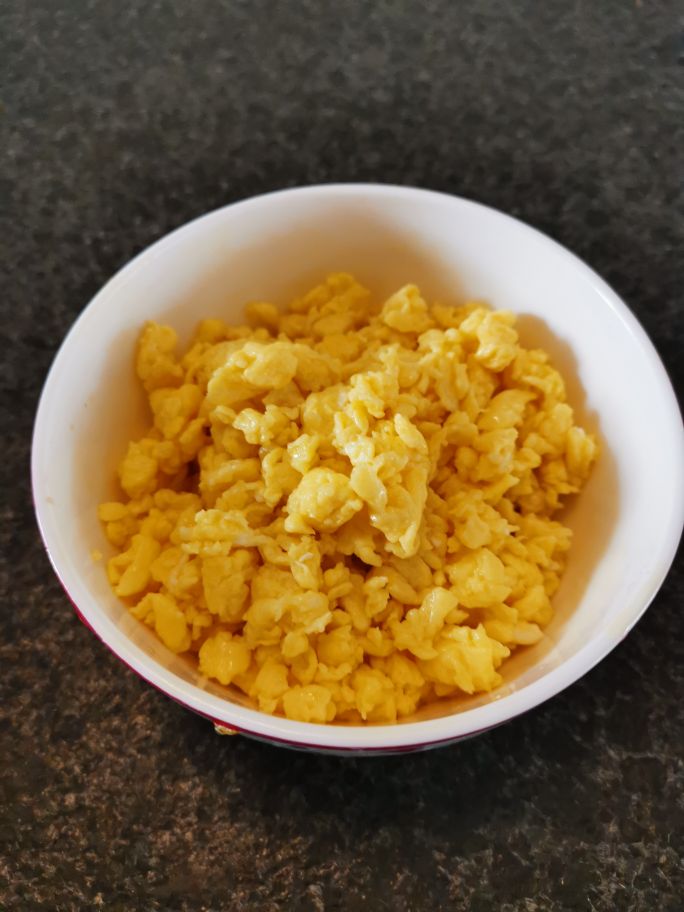 在家做饺子皮时这样和面，跟外面买回的一样劲道