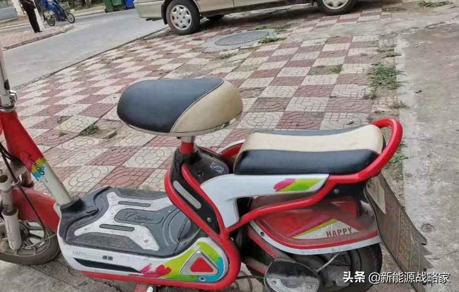 电动车明明有后座，却不能载人？网友表示不理解，终于有回复了