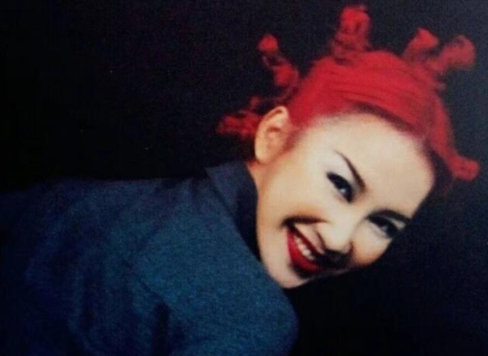 遗腹子被雪藏还一度失声，不认命成天后，36岁嫁豪门却生不出孩子