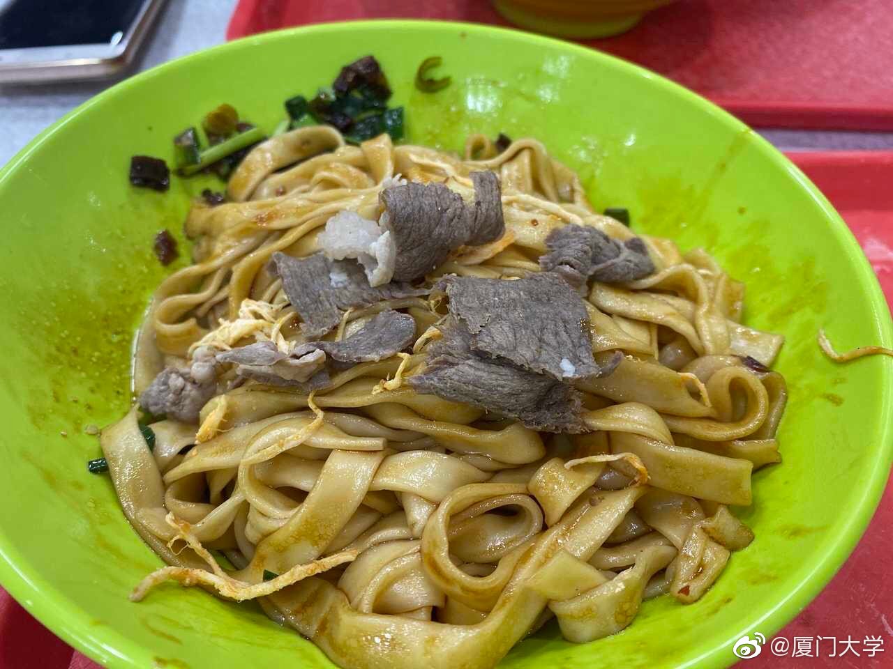 厦门大学食堂有多好？中式大厨做盘菜6元，米饭免费10年，值了