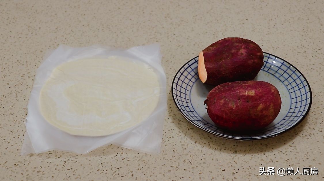 天气越冷，红薯越来越甜，遇到酥皮红薯饼别手软，3张手抓饼搞定