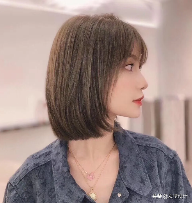 女士中长发烫发图片(女士中长发烫发图片2020)