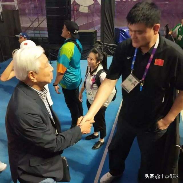 为什么nba的人很尊重姚明(你知道韩国是如何看待姚明的吗？被称为永存传说，女主播满脸崇拜)