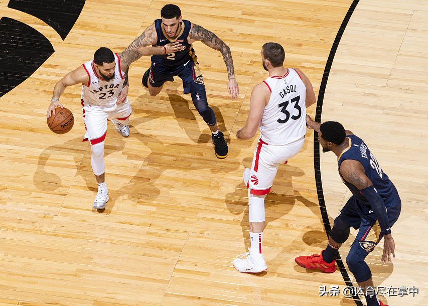 nba上篮为什么要垫脚(人倒霉喝水都塞牙！范乔丹上篮遭摄影师“垫脚”，但仍能砍下34 7)