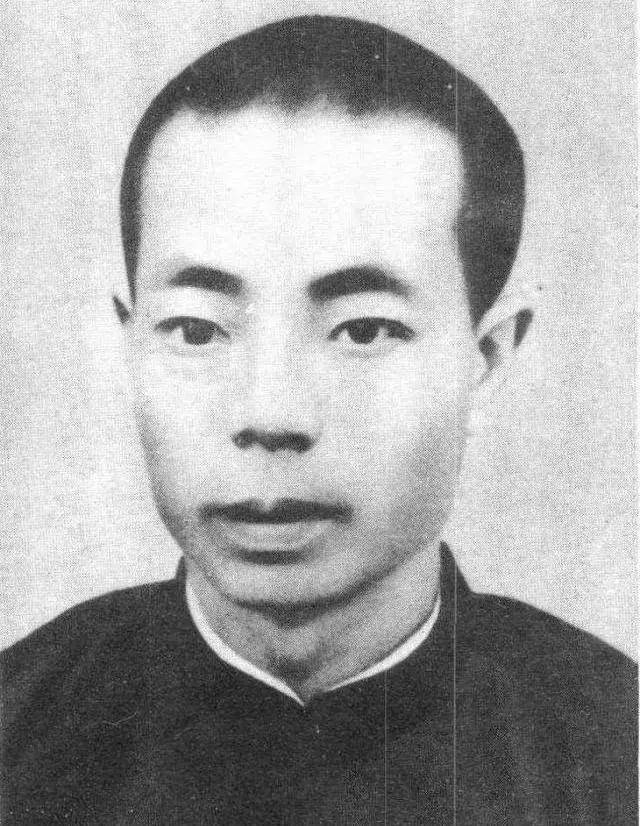 《水调歌头·重上井冈山》：世上无难事，只要肯登攀