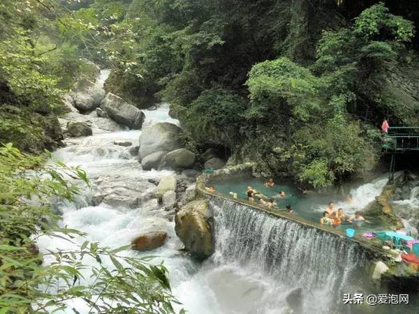 这才是四川最美的野温泉，水好景色美！