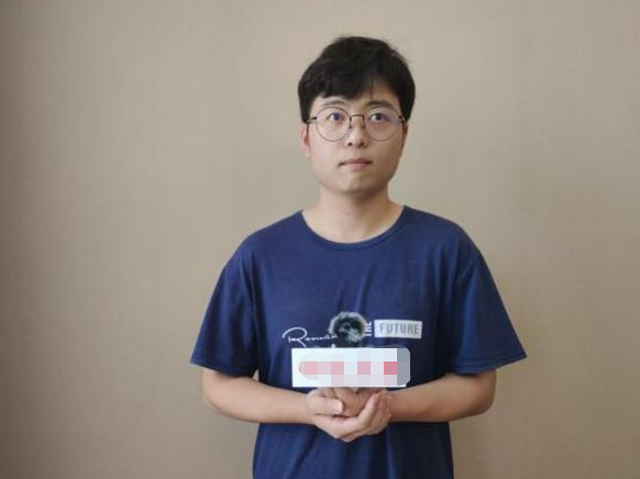 河南考生冯华毅：高考650分选择复读，今年考得更好却笑不出来