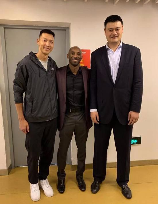 运动员在职业篮球这个舞台里几乎都是顶天立地的巨人,这些巨人的身高