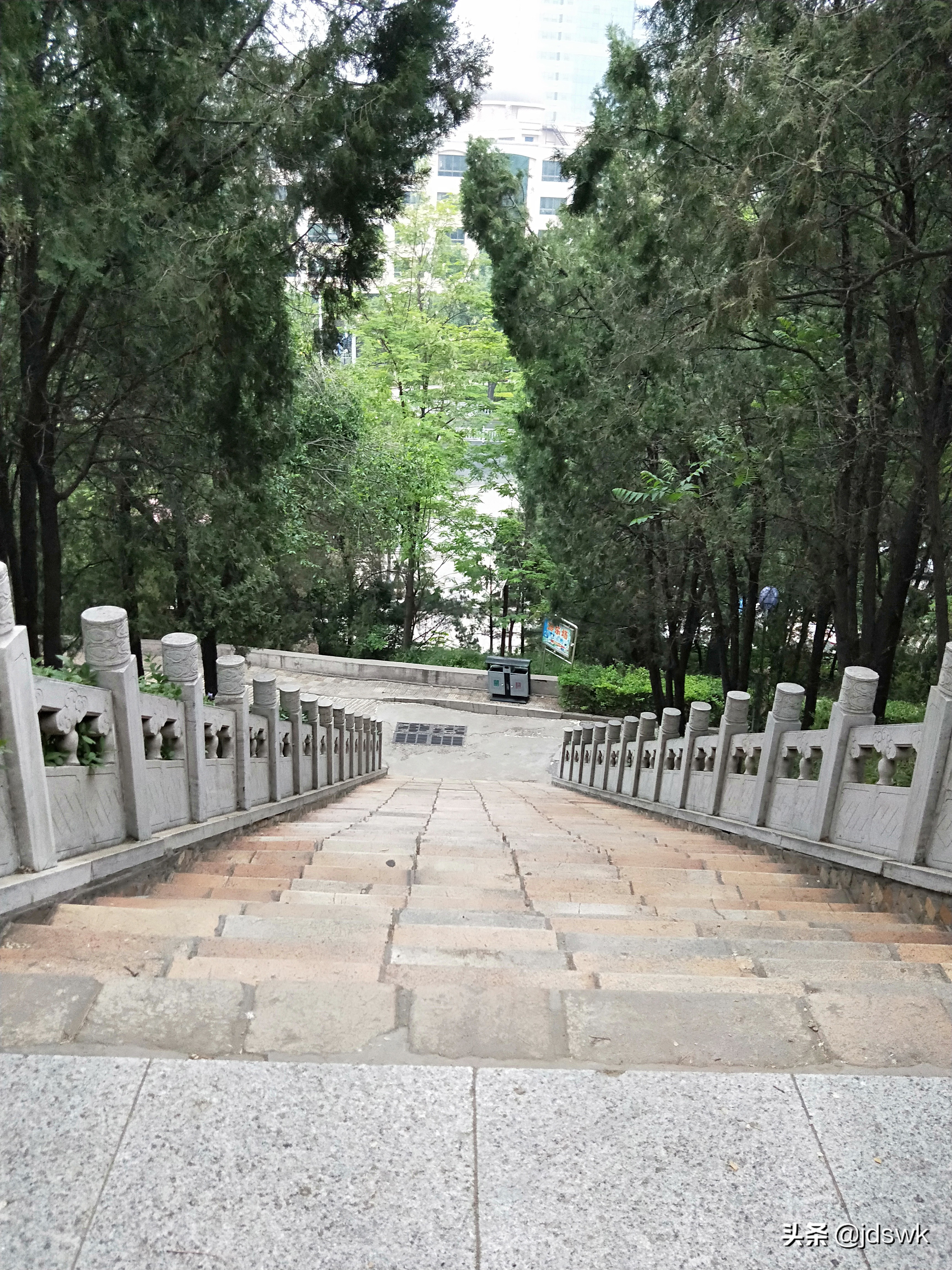 现代诗 雨游阳泉南山公园