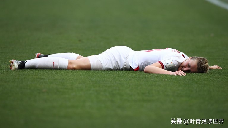 女足世界杯喀麦隆进球无效（女足世界杯诞生悲情球星：4天2进球被判无效！赛后趴地绝望了）