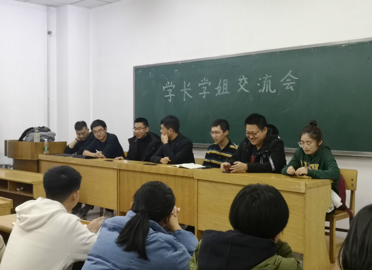 大学和这几类人走的近，可能会得到想不到的福利，大一新生要知道
