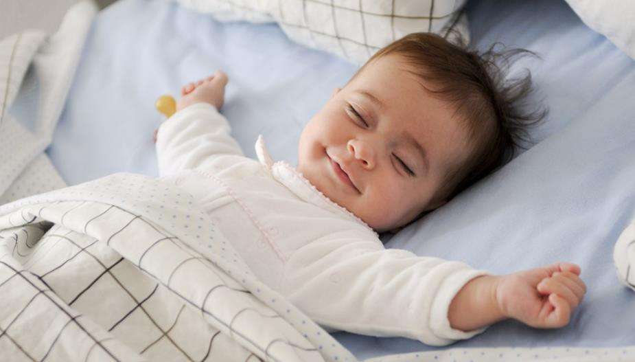 为什么宝宝晚上总是睡觉不踏实，容易惊醒，翻来覆去的睡不着呢？