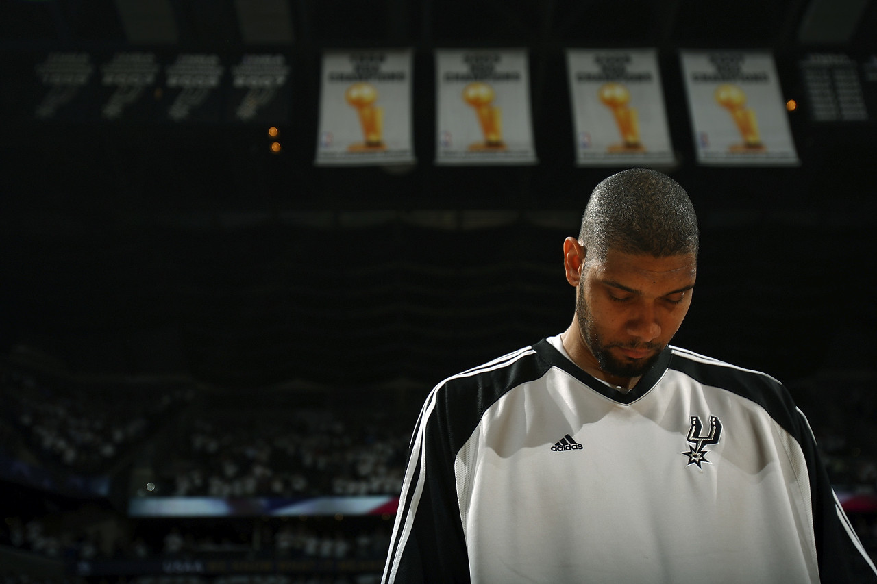 nba2012年東決g7錄像</h2>

<p>　　網友@Playoffcurry給球迷們出了一道關于庫里的難題。球迷需要在以下三個人選中，選擇一個擔任首發、一個擔任替補，再選擇一個裁掉。三個選項分別是14-15賽季的庫里、15-16賽季的庫里和18-19賽季的庫里。你的選擇是？</p>

<p>　　2、本賽季球員出場時間Top10：76人哈里斯2242分鐘 哈登2238分鐘</p>

<p>　　今日，有媒體曬出本賽季NBA球員出場時間Top10榜單，76人前鋒托拜亞斯-哈里斯高居第一，火箭球星詹姆斯-哈登緊隨其后，太陽后衛德文-布克以1分鐘之差排名第三。以下是具體的排名和出場時間：</p>

<p>張伯倫　　1、托拜亞斯-哈里斯 2242分鐘 2、哈登 2238分鐘 3、布克 2237分鐘 4、阿德巴約 2234分鐘 5、麥科勒姆 2232分鐘 6、哈里森-巴恩斯 2231分鐘 7、亞歷山大 2217分鐘 8、格拉漢姆 2209分鐘 9、塔克 2204分鐘 10、羅齊爾 2165分鐘</p>

<p>　　<img alt=
