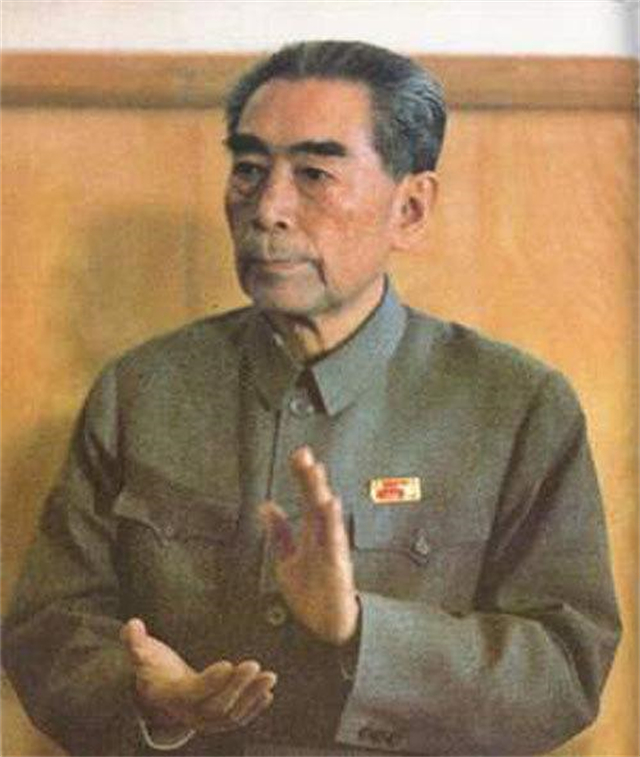 周恩来总理一生，为何四次痛哭？为父亲、为朋友、为人民