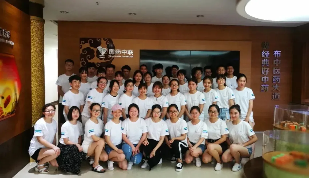 武汉职业技术学院这个学院值得报考，有很多毕业生都考取了博士…