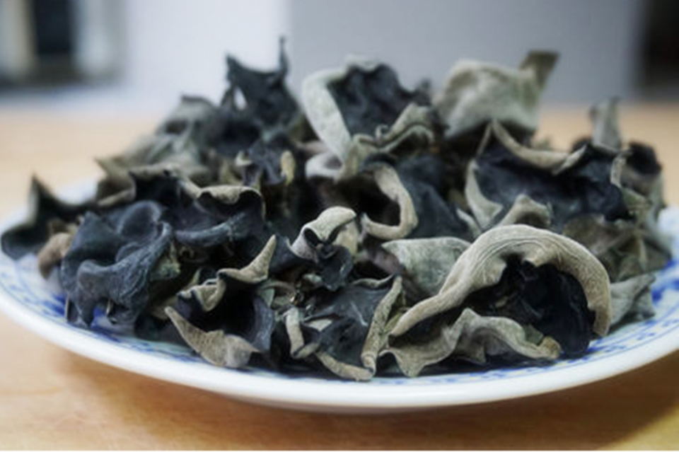 孕妇不能吃木耳吗（这三种蔬菜孕妇尽量少吃）