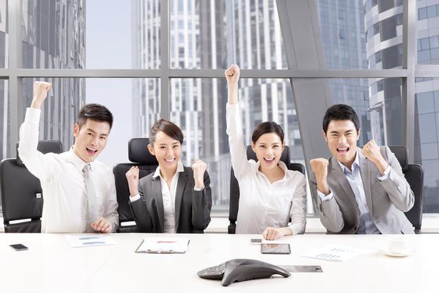 2018什么人可以报考中国铁路局？