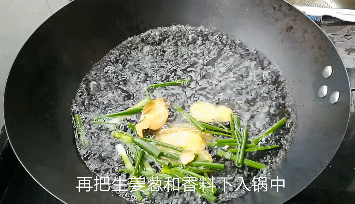清水小龙虾的做法（堪比餐厅大厨的清水小龙虾烹饪方法）