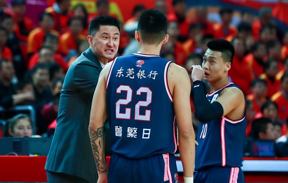 為什么cba教練罵人（CBA賽場邊上“罵聲”一片！主教練的另類文化，真的好嗎？）