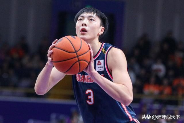 胡明轩徐杰年薪（卫冕冠军广东宏远后场三杰，新赛季年薪曝光 球迷直呼：赚大了）