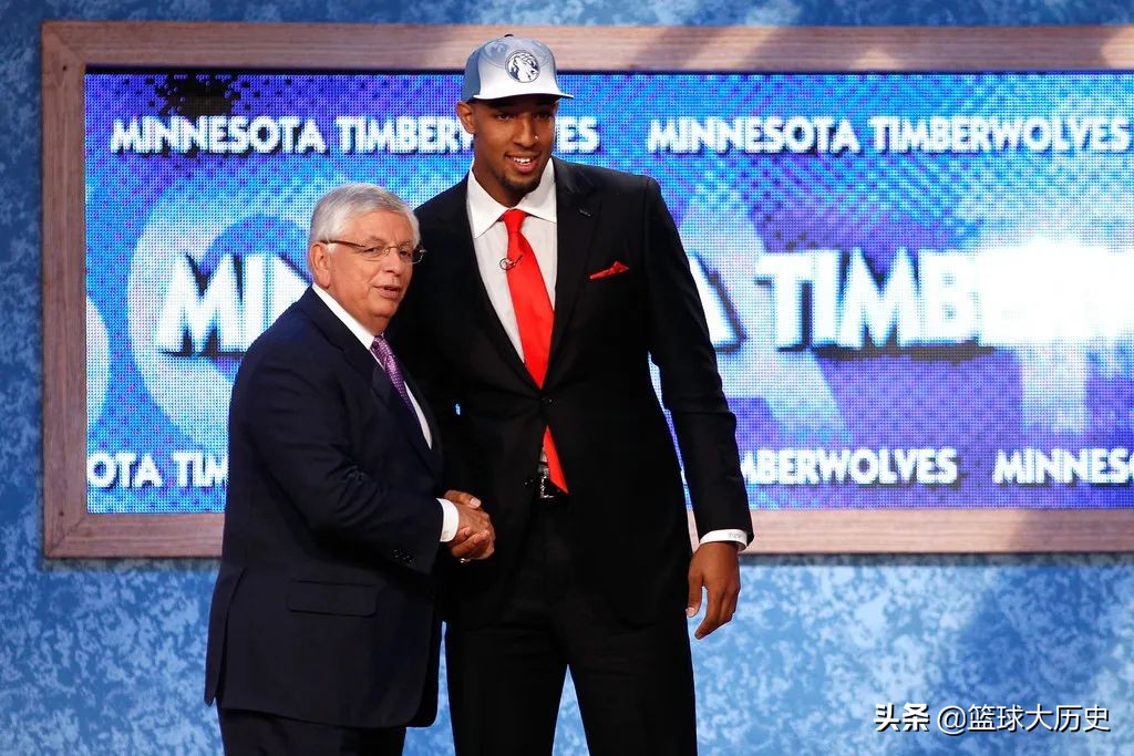 nba2011年選秀順位名單（還記得他嗎？2011屆榜眼，順位僅次歐文，卻沒有半點存在感！）